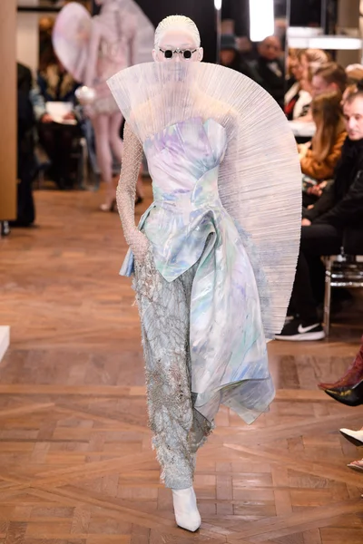 Look 14